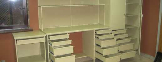 Caractéristiques des meubles dans le garage, les règles de placement des structures