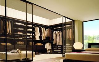 S'habiller dans le couloir, design photo