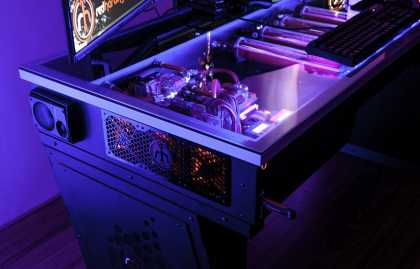 Comprend une table PC intégrée, des conseils d'assemblage