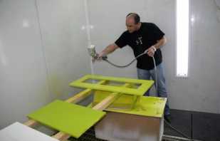 Méthodes de peinture à la maison de meubles en aggloméré, nuances importantes