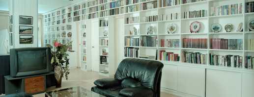 Comprend des bibliothèques et des bibliothèques pour la maison, une revue des modèles