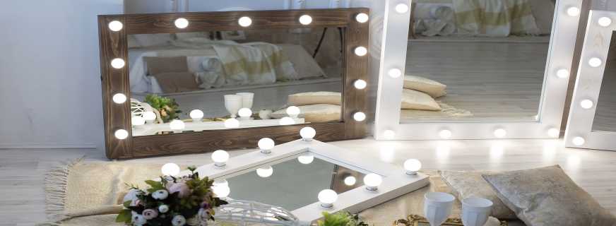 Variétés de miroirs avec ampoules, raisons de popularité chez les femmes