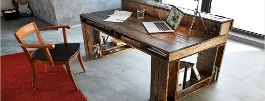 Faites vous-même la production pas à pas d'un simple bureau en aggloméré