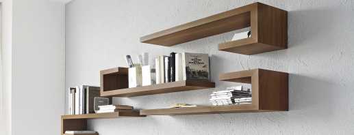 Recommandations pour placer des étagères au-dessus d'une table à l'intérieur de différentes pièces