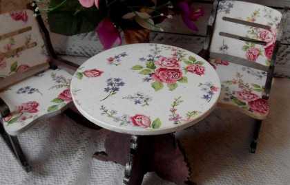 Mise à jour de l'ancienne table en utilisant la technique de découpage, idées intéressantes