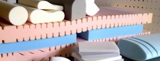 Propriétés du caoutchouc mousse de qualité pour un canapé, sa variété et sa marque