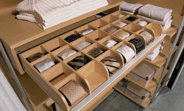 Comment faire des étagères dans le dressing