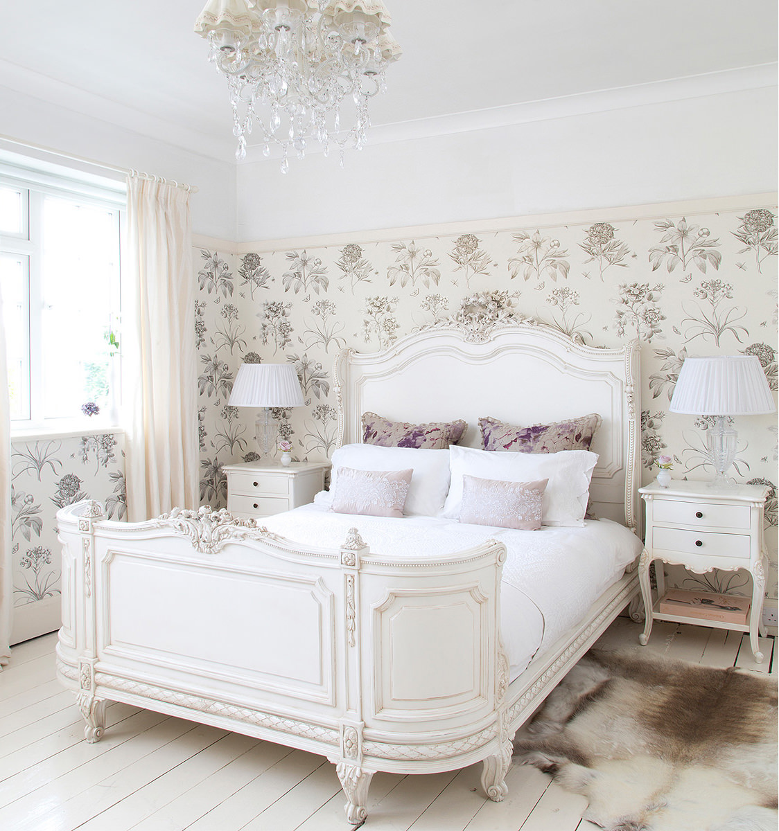 Mobilier de chambre blanc neige dans le style provençal