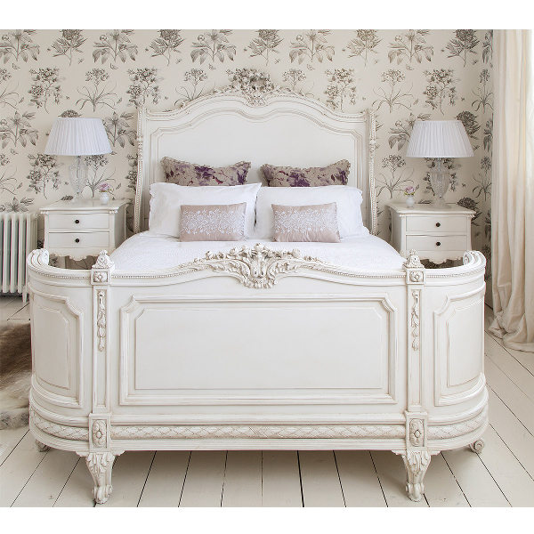 Mobilier de chambre en bois de style provençal