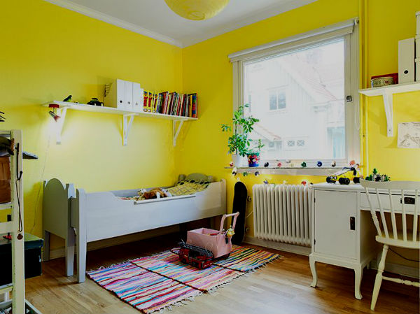 Meubles pour enfants blancs avec jaune