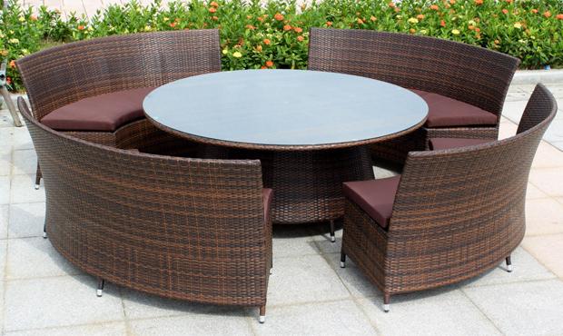 Table avec chaises