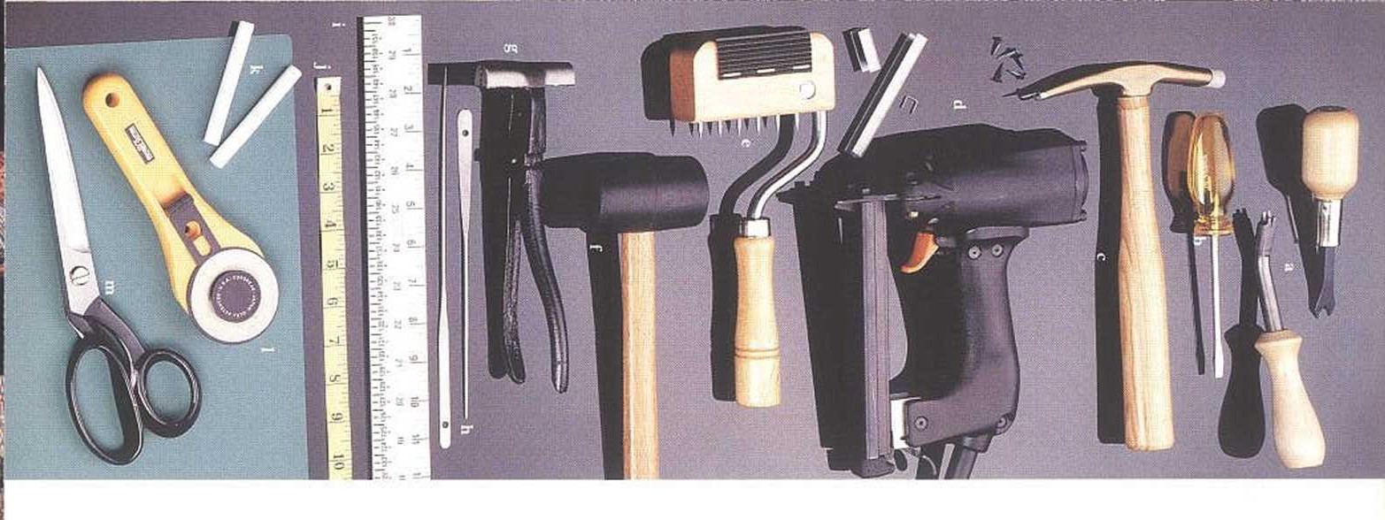 Outils d'accrochage de meubles
