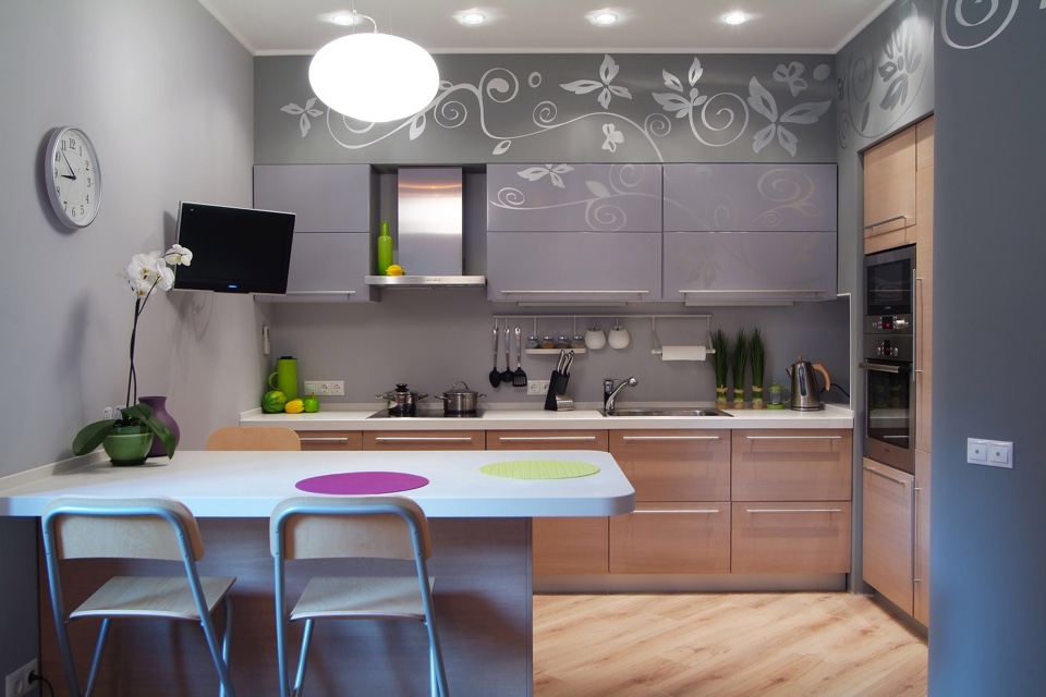 Comment choisir des meubles pour organiser une cuisine dans une maison