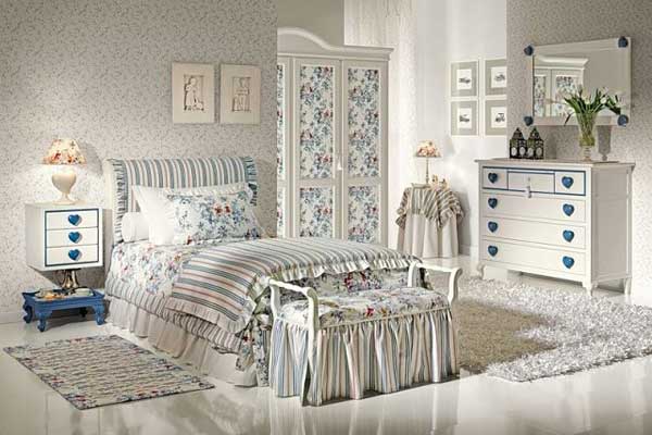 Mobilier de chambre compact provence