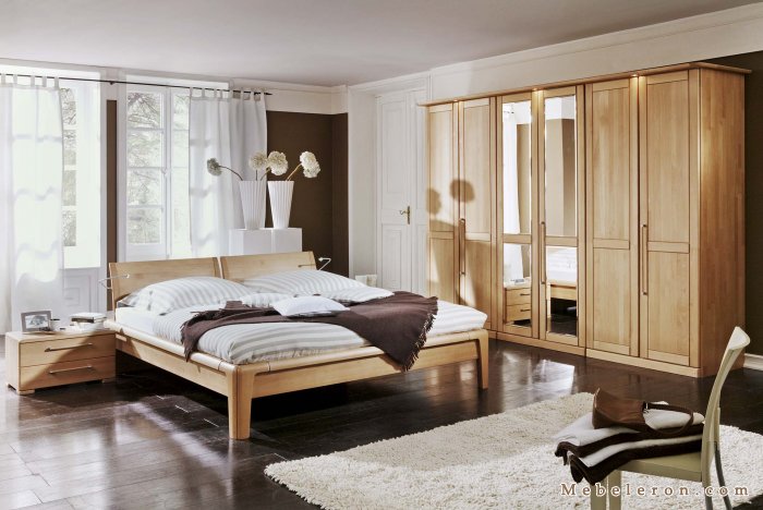 Beaux meubles de couleur claire