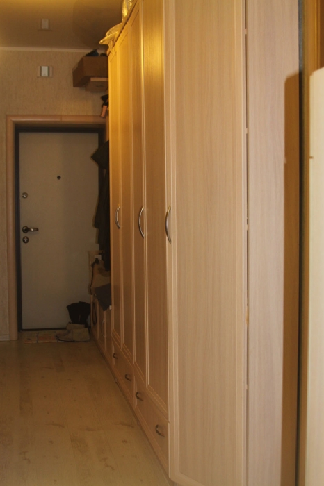 Armoire dans le couloir
