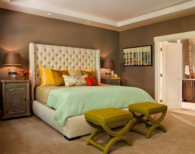 Poufs doux dans la chambre