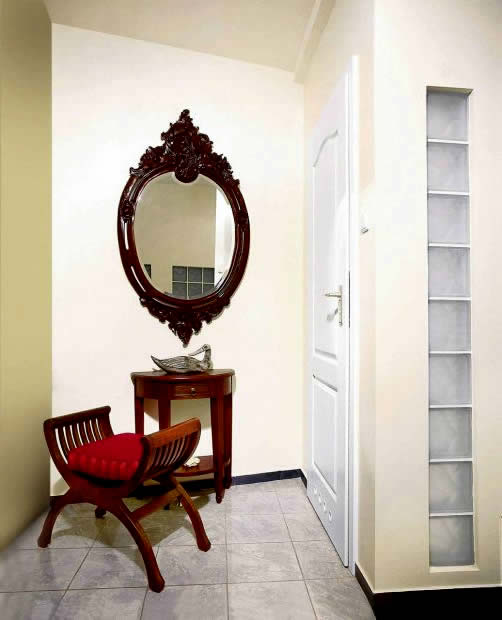 Petite chambre aux belles couleurs