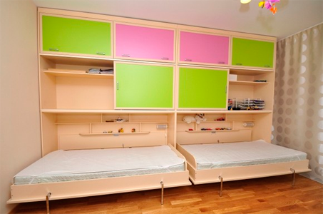Meubles pliants pour deux enfants