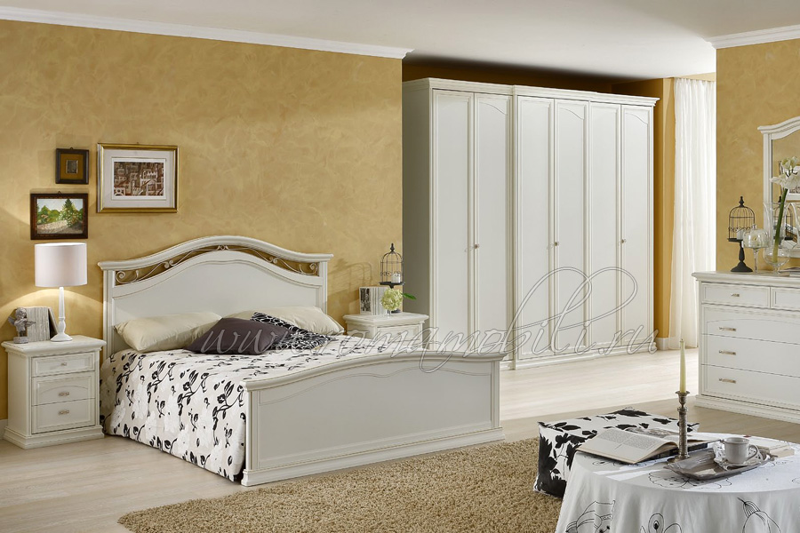 Nous choisissons le bon mobilier blanc pour la chambre