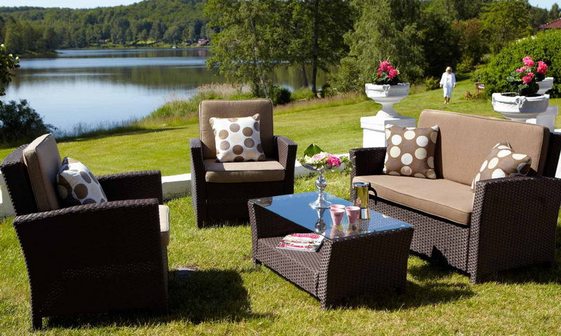 Meubles de jardin en rotin
