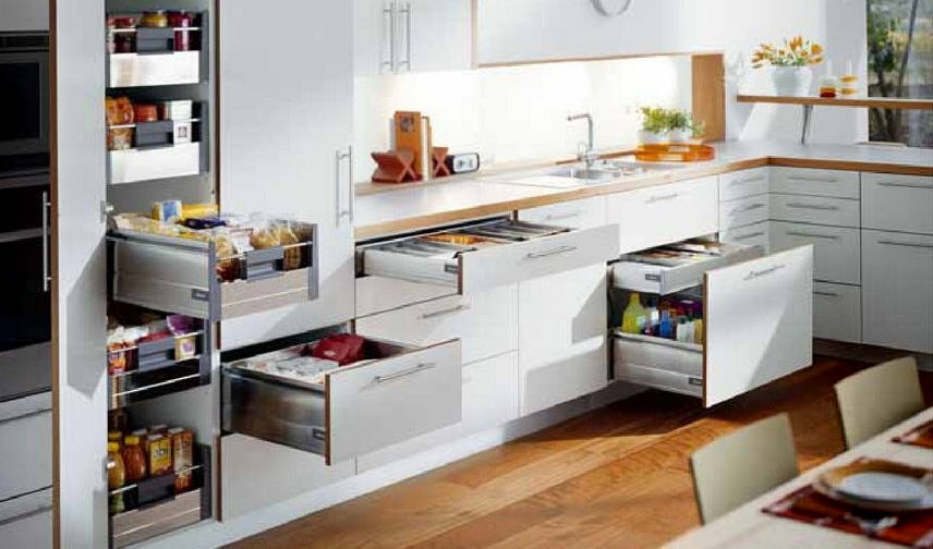 Nous distinguons indépendamment l'intérieur de la maison