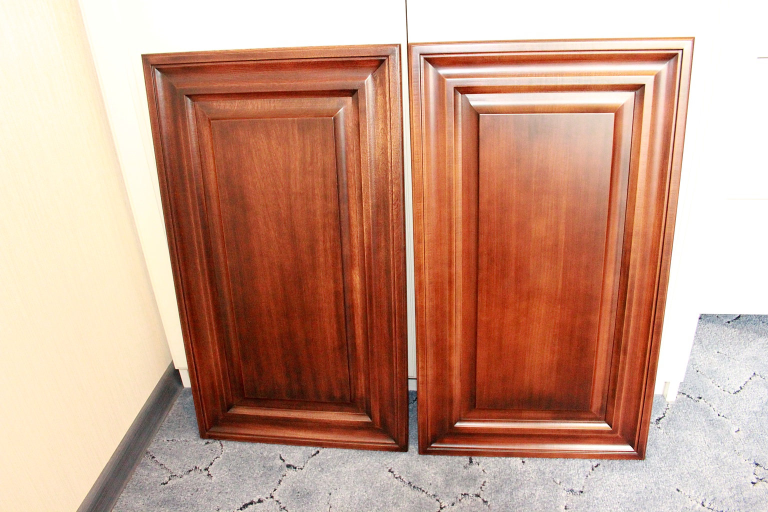 Les anciennes portes d'armoire sont supprimées