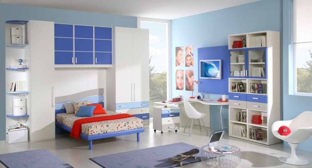 Mobilier blanc élégant pour enfants à l'intérieur