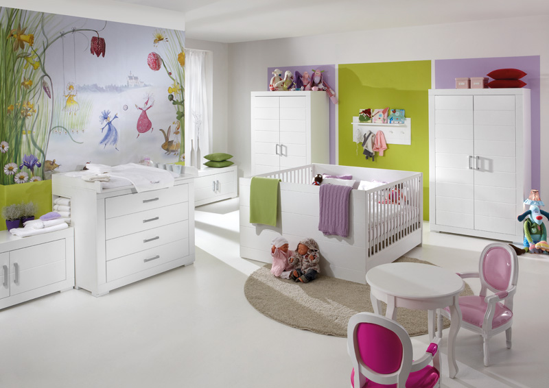 Mobilier blanc élégant pour les enfants