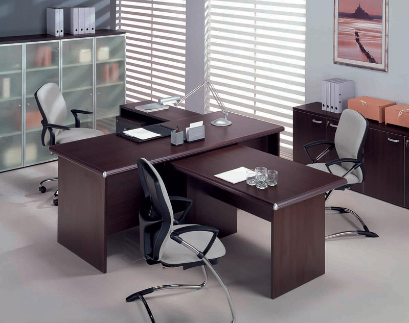 Mobilier sombre pour la tête