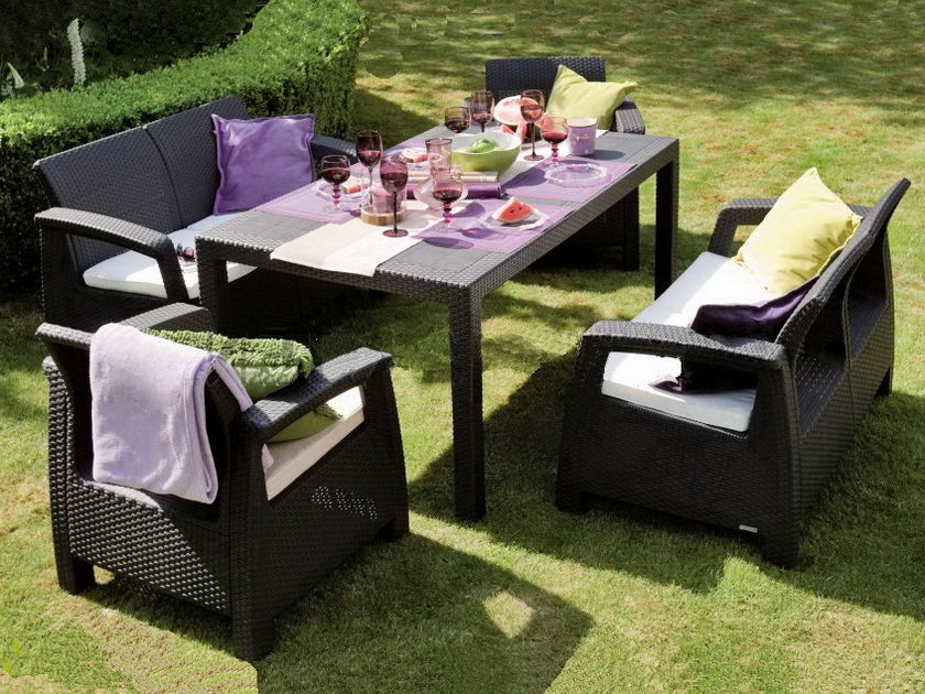 Meubles de jardin en rotin foncé