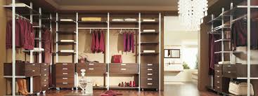 Option de conception sombre pour un petit espace