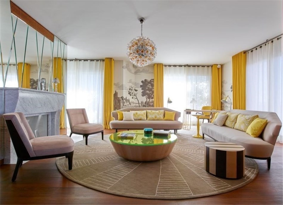 Disposition circulaire commode des meubles dans le salon