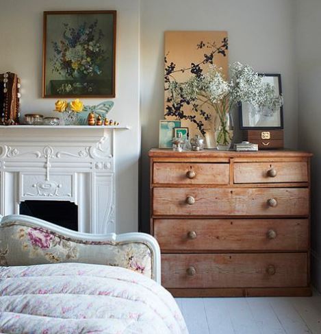 Commode confortable dans la chambre
