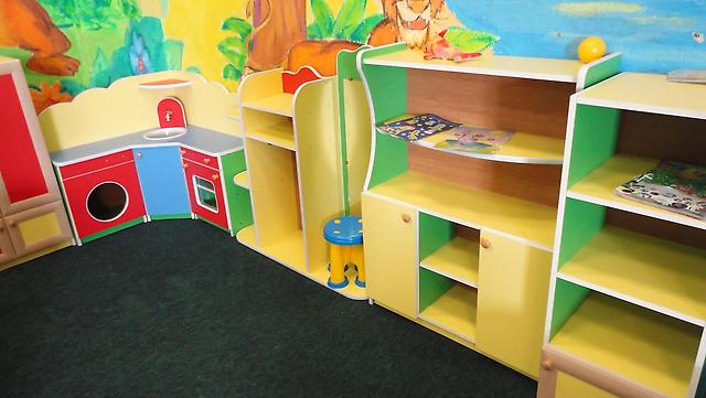 Mobilier de jeu pour enfants moderne et lumineux