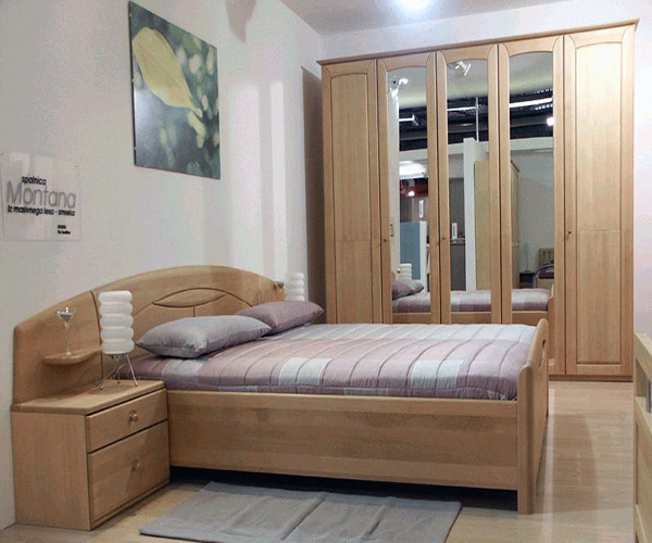 À quoi ressemble un ensemble de meubles de chambre à coucher en hêtre?