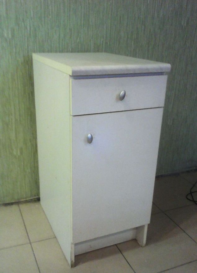 Armoire de cuisine au sol