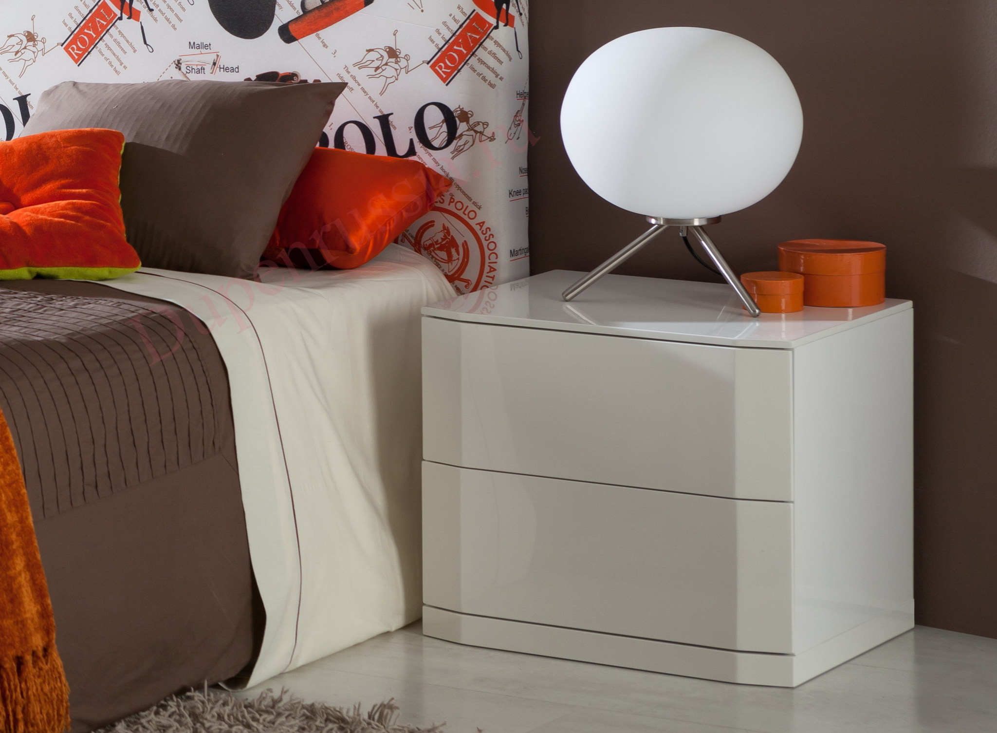 Petite table de chevet