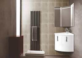 Armoire suspendue dans la salle de bain