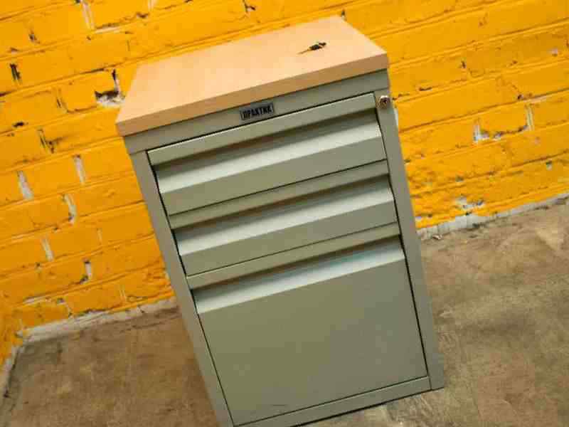 Cabinet d'archivage en métal de bureau de praticien