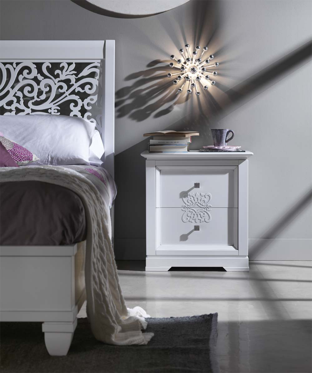 Table de chevet durable et solide