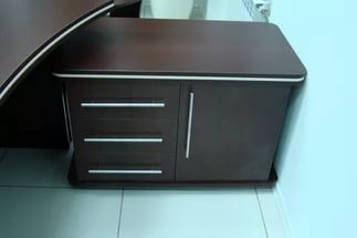 Emplacement des meubles attachés