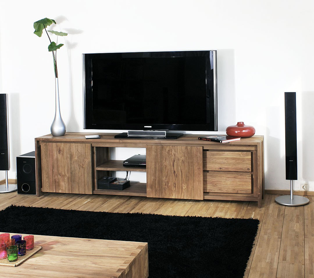 Armoire en bois naturel