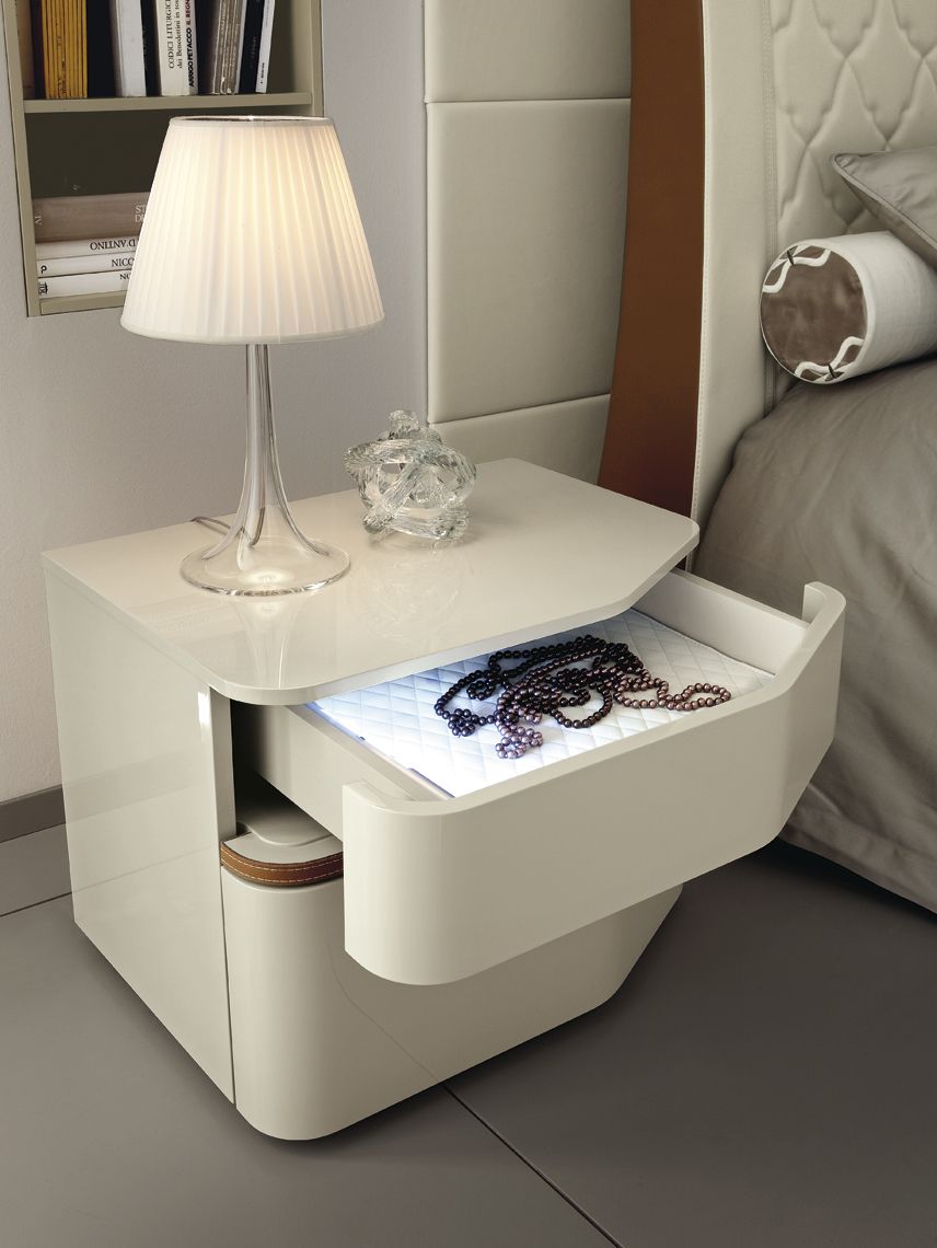 Armoire avec tiroir