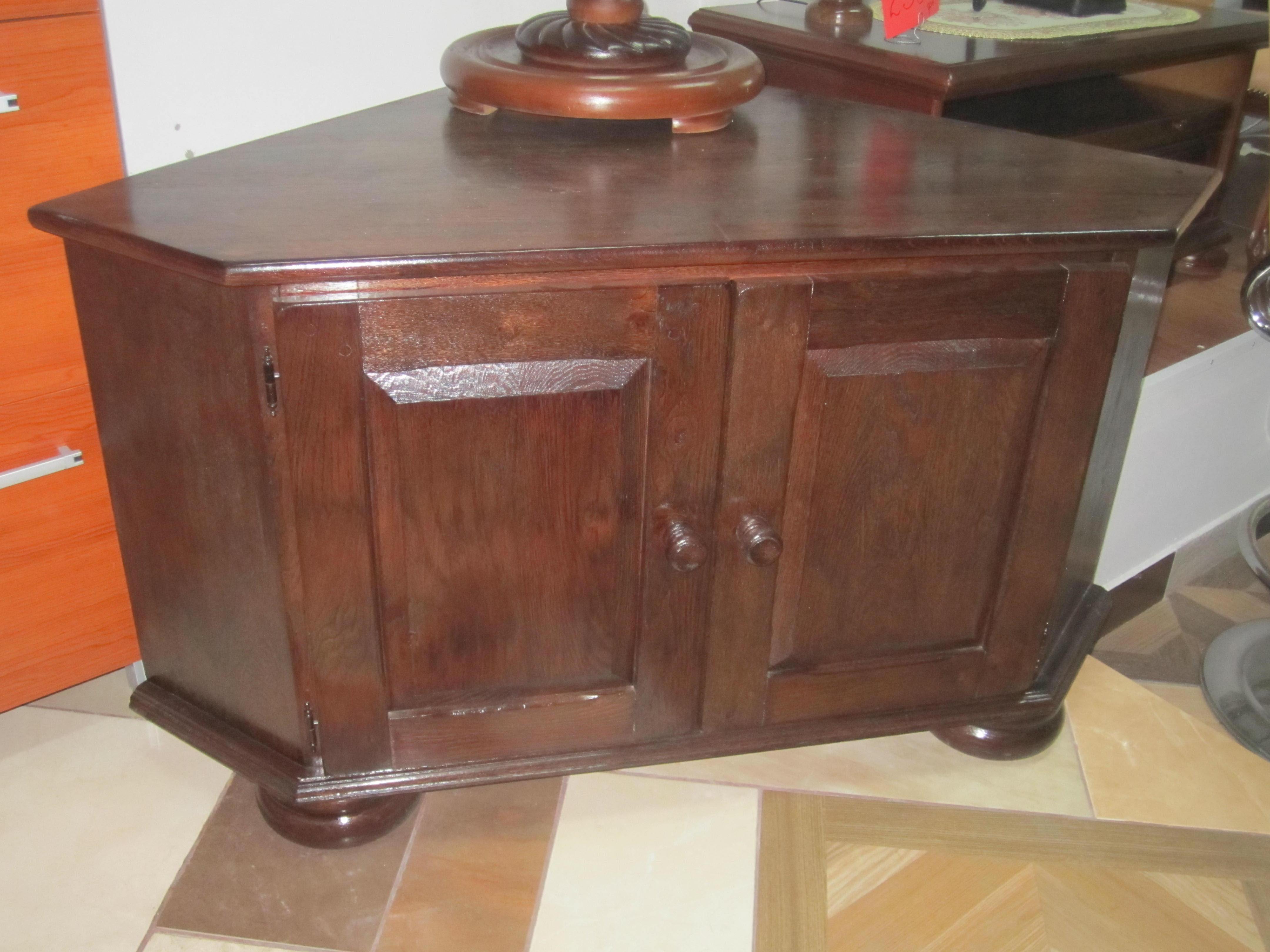 Table de chevet classique