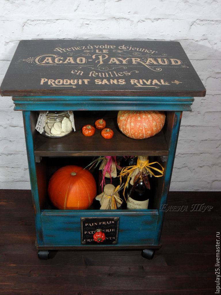 Piédestal en bois