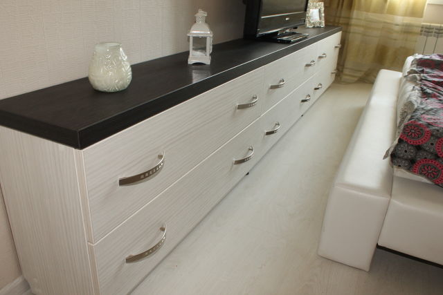 Commode longue