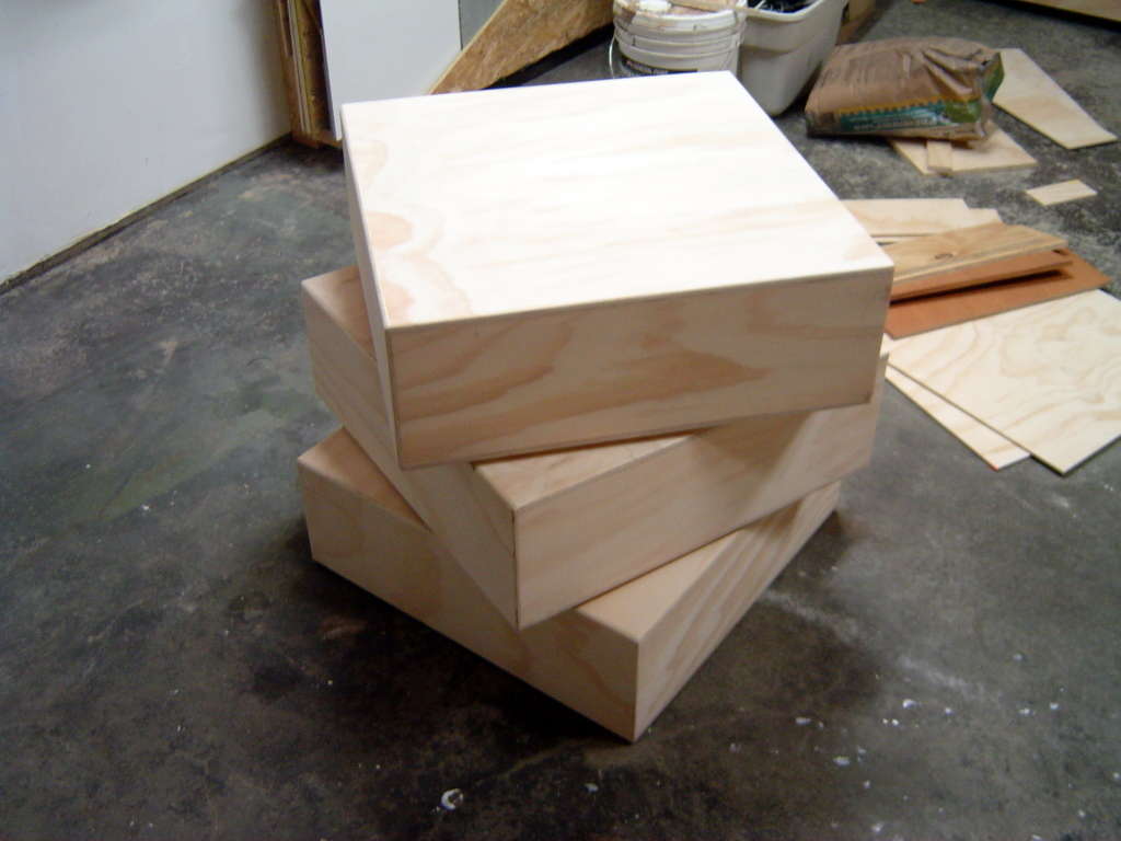 Sections prêtes de la future commode