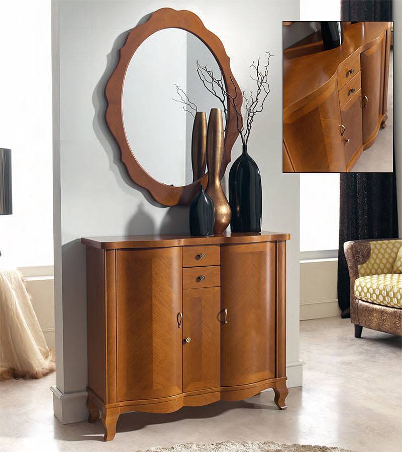 Commode et miroir dans le couloir