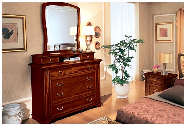Commode avec miroir et superstructure